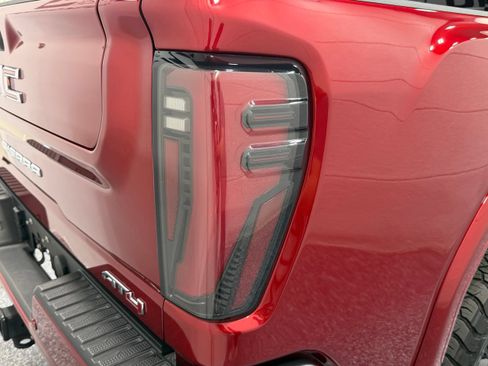 Used 2024 GMC Sierra 2500 AT4 w/ AT4 Premium Plus Package AWD/4WD image 27