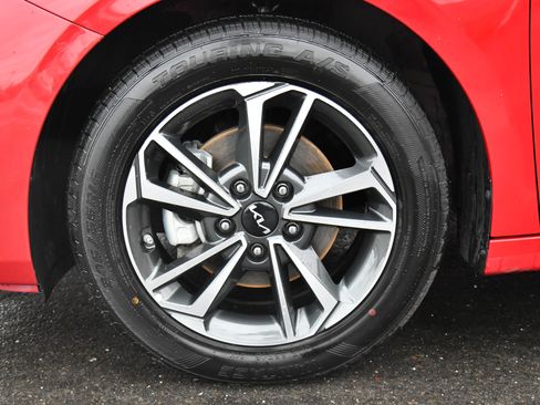 Used 2024 Kia Forte LXS image 12