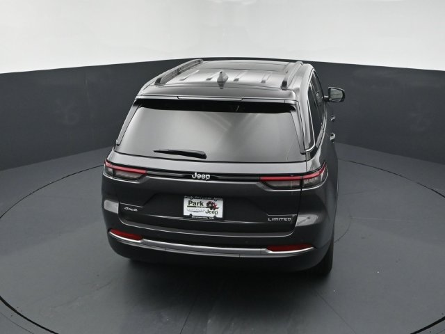 New 2026 Jeep Grand Cherokee Limited w/ Trailer Tow Package AWD/4WD image 17