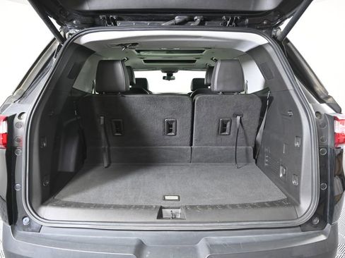 Used 2020 Chevrolet Traverse LT w/ LT Premium Package image 18