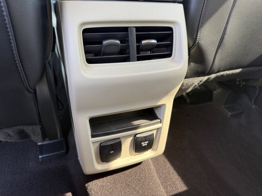 Used 2020 Ford Edge Titanium AWD/4WD image 15