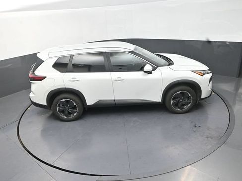Used 2024 Nissan Rogue SV FWD image 30