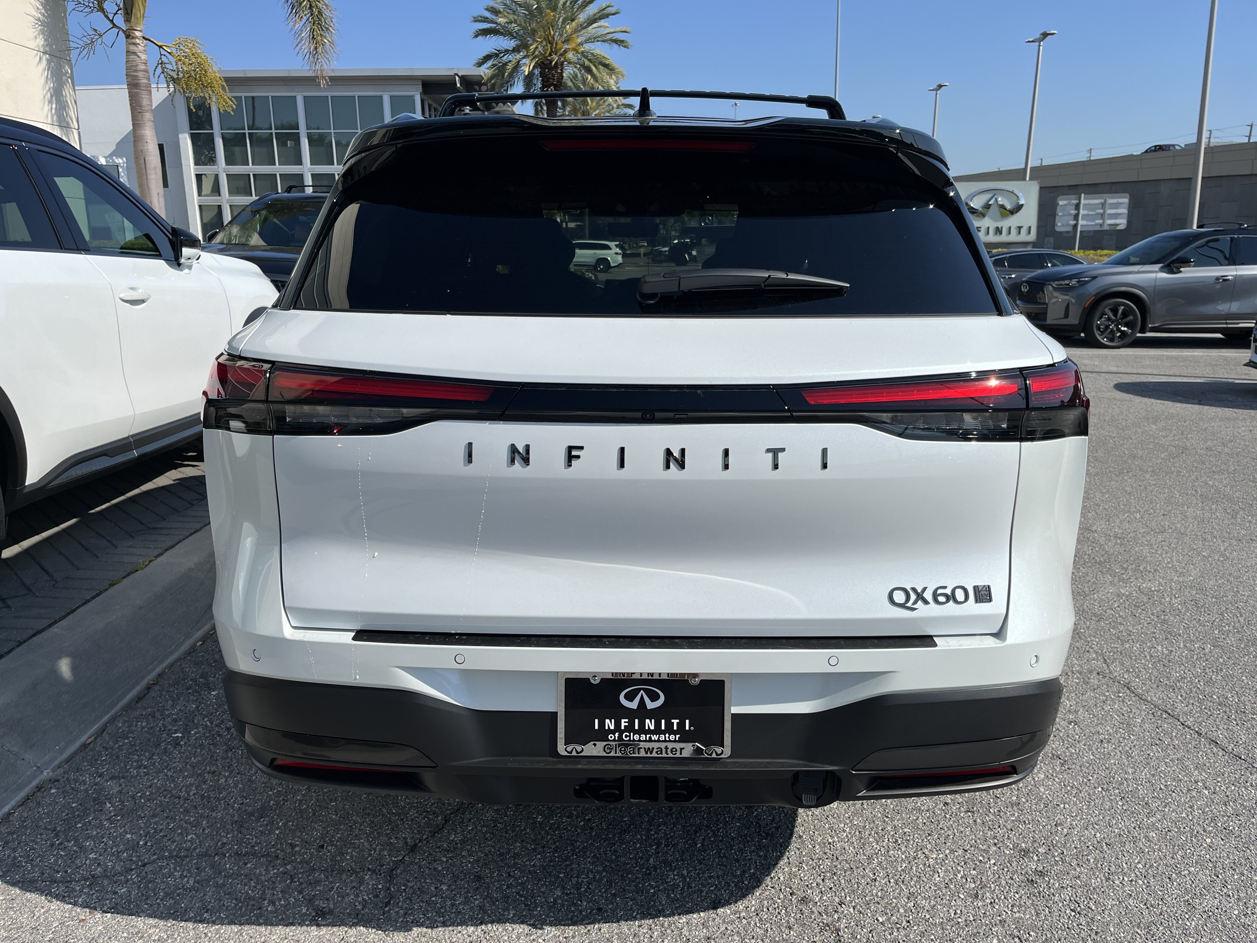 Used 2026 INFINITI QX60 Autograph w/ Dark Cargo Package AWD/4WD image 3