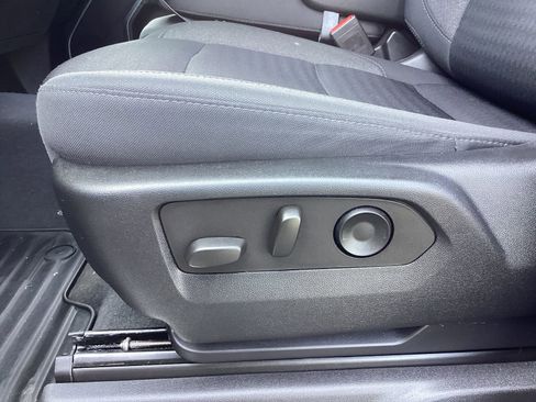 Used 2022 Chevrolet Silverado 1500 LT image 11