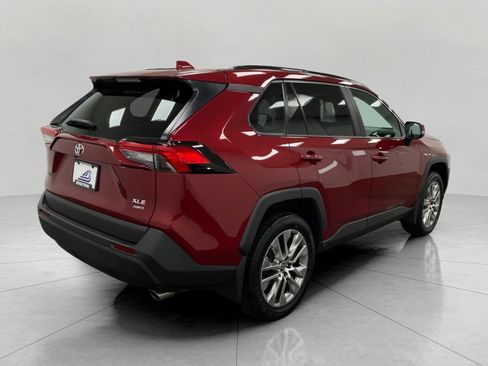 Used 2022 Toyota RAV4 XLE Premium AWD/4WD image 4