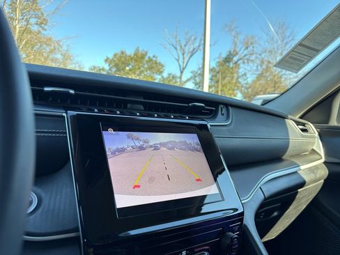 Used 2023 Jeep Grand Cherokee L Laredo image 17