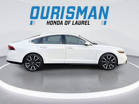 Used 2024 Honda Accord Touring image 9