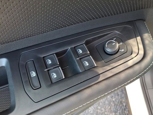 New 2026 Volkswagen Atlas SE image 8