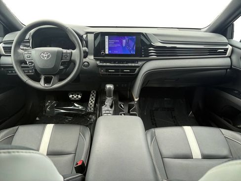 Used 2025 Toyota Camry SE FWD image 12