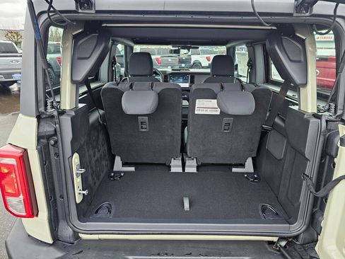 New 2025 Ford Bronco Base image 5