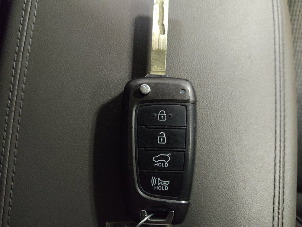 Used 2019 Hyundai Santa Fe SE FWD image 32