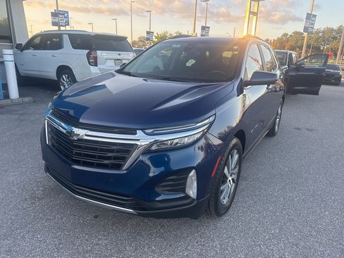 Used 2022 Chevrolet Equinox LT image 2