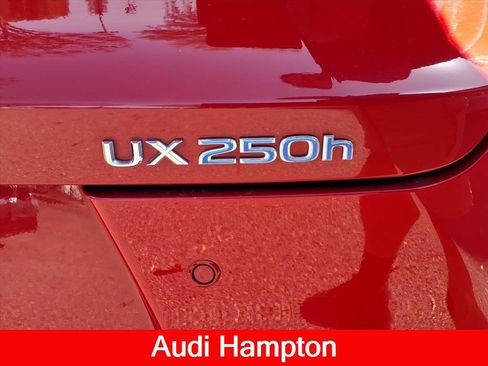 Used 2022 Lexus UX 250h w/ Premium Package AWD/4WD image 7