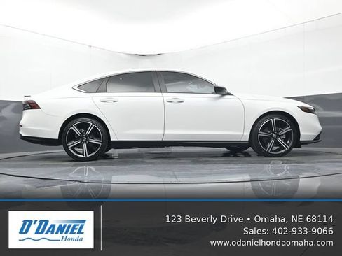 Used 2025 Honda Accord Sport image 13
