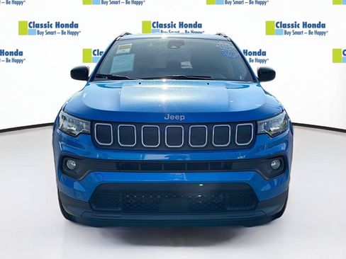 Used 2022 Jeep Compass Latitude FWD image 2
