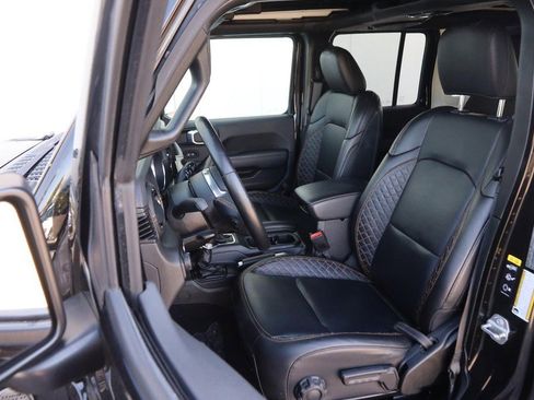 Used 2021 Jeep Wrangler Unlimited Sahara image 8