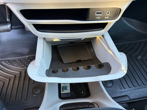 Used 2017 Chrysler Pacifica Touring-L image 20