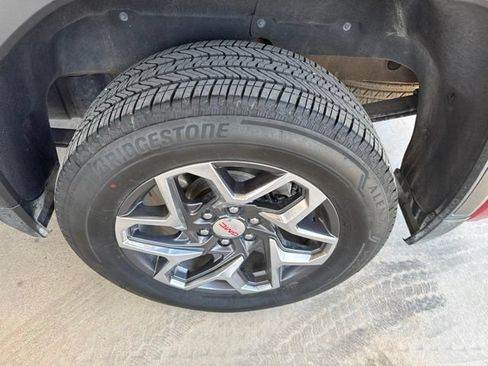 Used 2025 GMC Sierra 1500 SLT RWD image 5