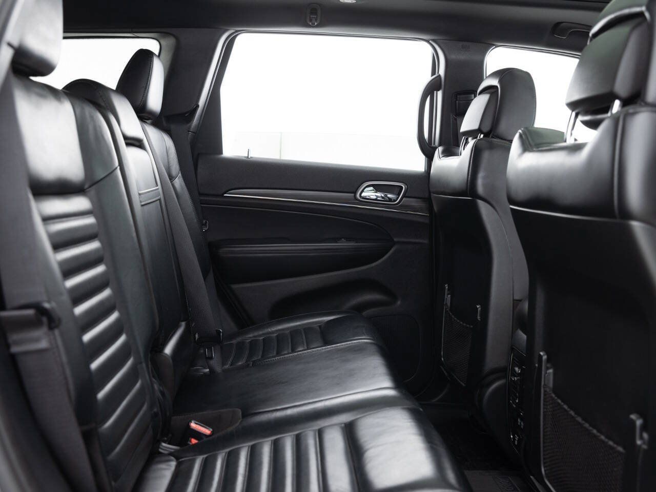 Used 2019 Jeep Grand Cherokee Limited AWD/4WD image 29