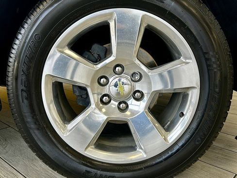 Used 2015 Chevrolet Suburban LT image 20