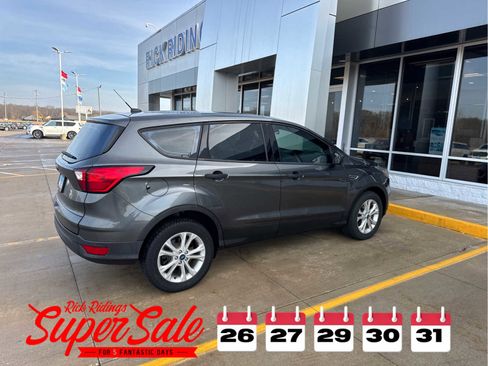 Used 2019 Ford Escape S image 8