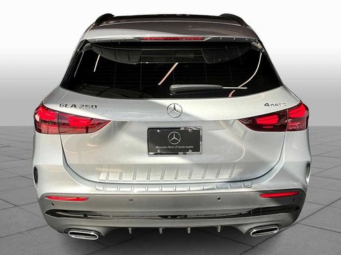 Used 2025 Mercedes-Benz GLA 250 4MATIC image 4