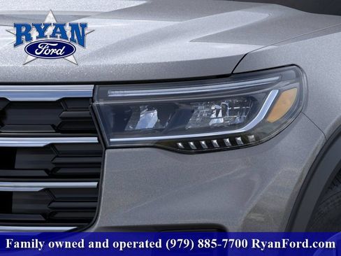 New 2026 Ford Explorer Active RWD image 18