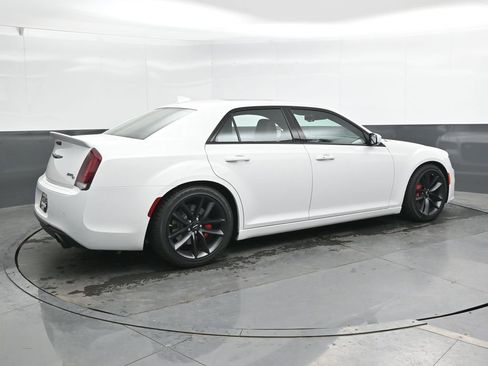 Used 2023 Chrysler 300 C RWD image 2