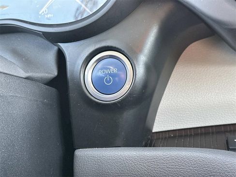 Used 2024 Toyota Sienna XLE image 28