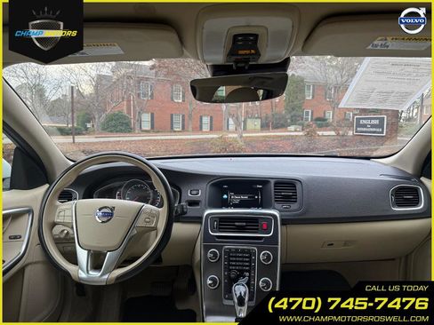 Used 2016 Volvo V60 T5 Premier image 32