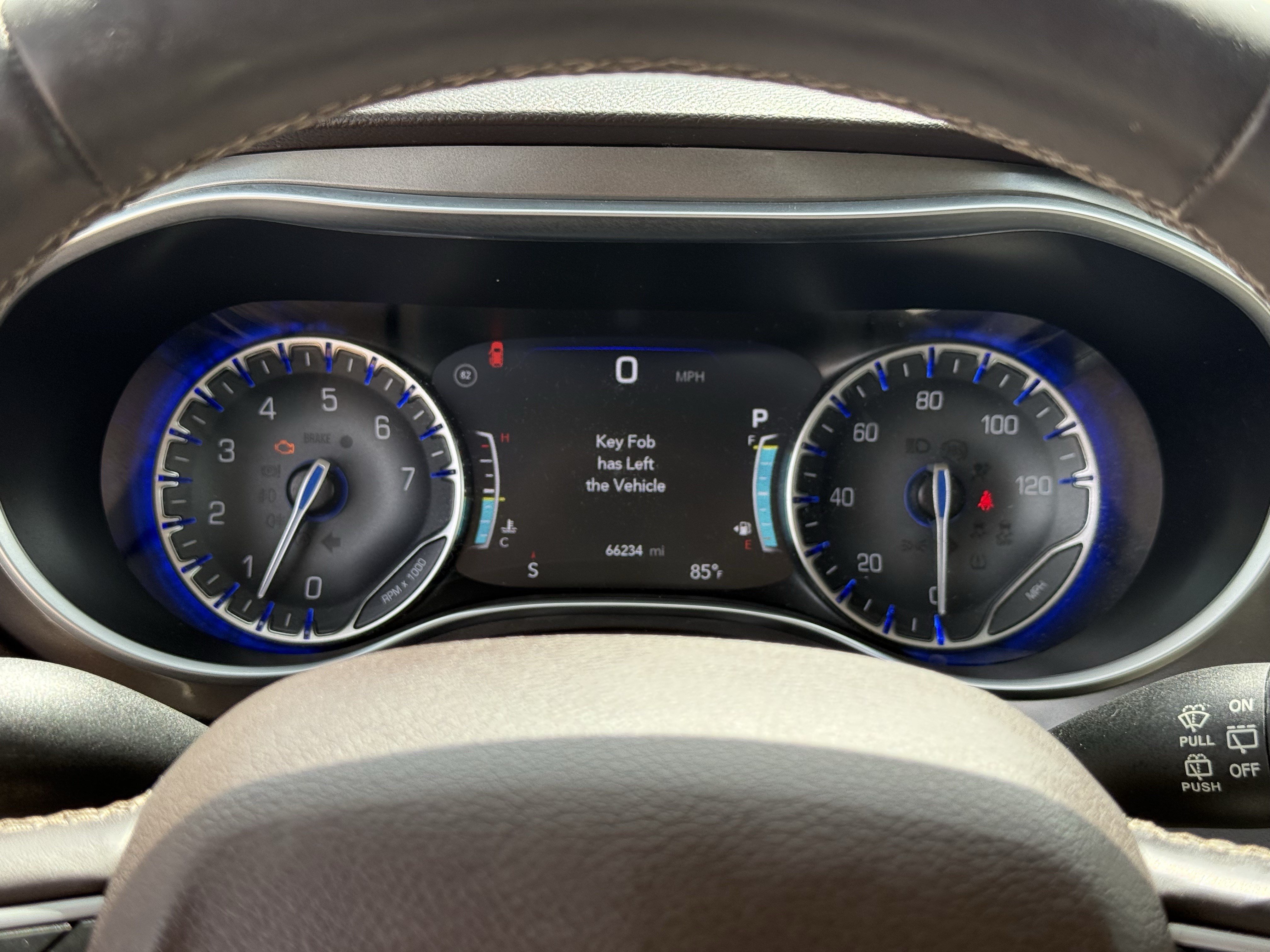 Used 2017 Chrysler Pacifica Touring-L Plus FWD image 19