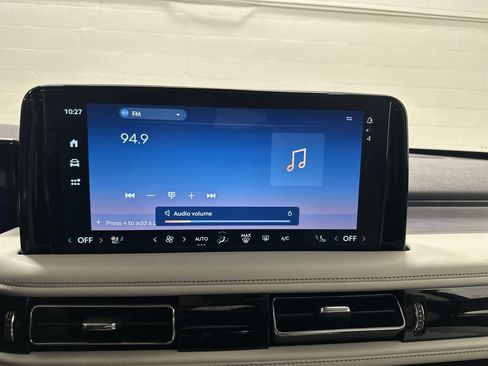 Used 2025 Lincoln Aviator Reserve AWD/4WD image 23