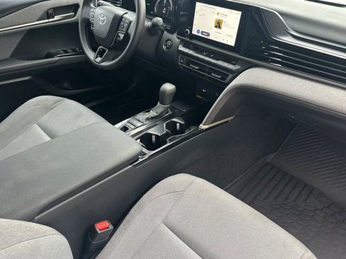 Used 2025 Toyota Camry LE image 15