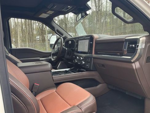 Used 2025 Ford F250 King Ranch w/ Chrome Package image 11