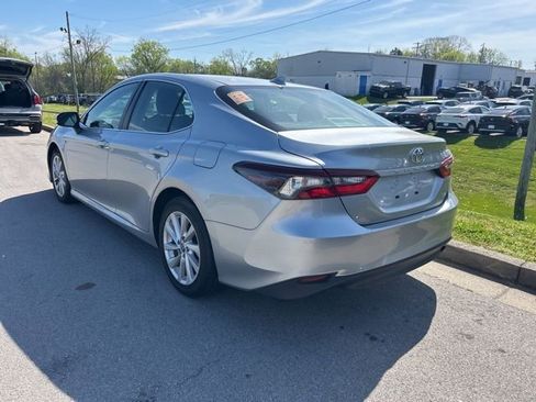 Used 2022 Toyota Camry LE FWD image 4