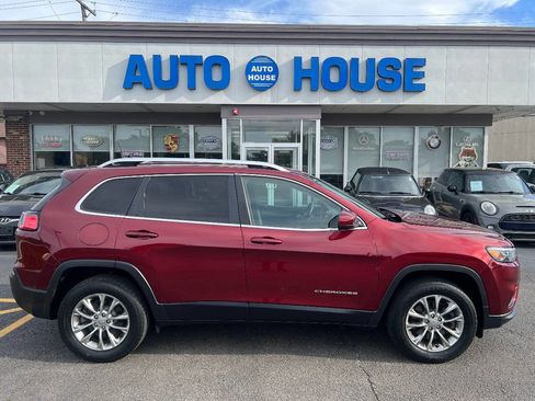 Used 2019 Jeep Cherokee Latitude Plus AWD/4WD image 9
