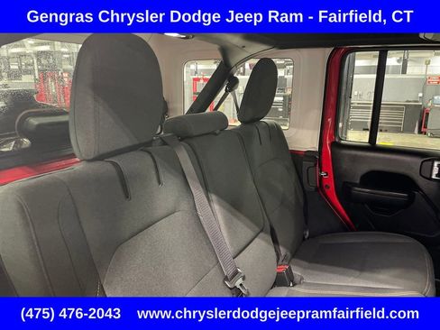 Used 2024 Jeep Wrangler Unlimited w/ Convenience Group AWD/4WD image 19