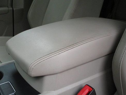 Used 2018 Volkswagen Atlas SE w/ R-Line Package FWD image 16