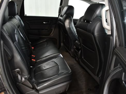 Used 2017 Chevrolet Traverse LT w/ Style and Technology Package FWD image 19