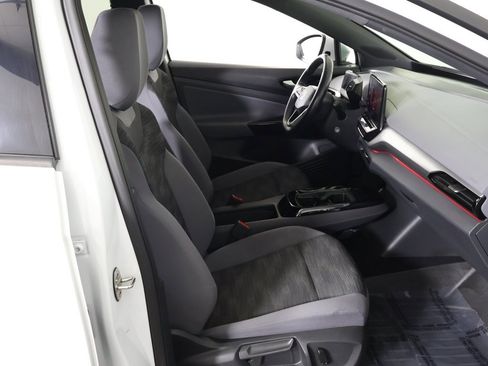 Used 2021 Volkswagen ID.4 Pro image 31