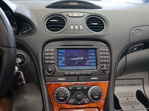 Used 2005 Mercedes-Benz SL 500 image 8