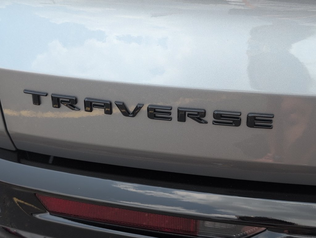 New 2026 Chevrolet Traverse RS w/ LPO, Floor Liner Package FWD image 6