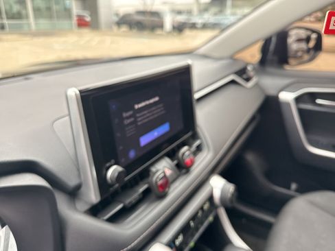 Used 2023 Toyota RAV4 XLE w/ Convenience Package image 7