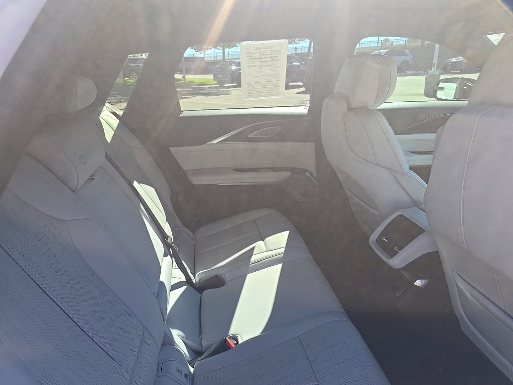 Used 2024 Cadillac Lyriq Luxury w/ LPO, Floor Liner Package AWD/4WD image 12