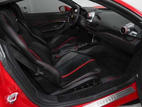 Used 2022 Ferrari F8 Tributo RWD image 2