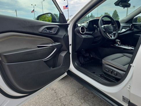 Used 2024 Chevrolet Trax ACTIV FWD image 11