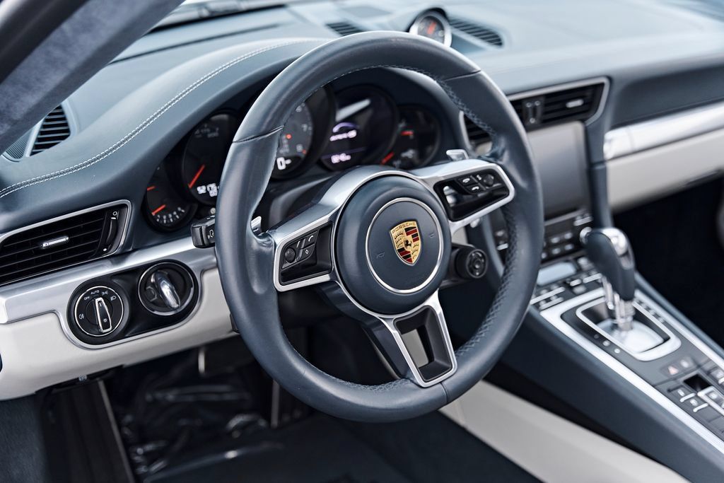 Used 2017 Porsche 911 Carrera 4S AWD/4WD image 36