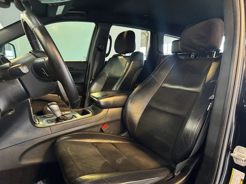 Used 2019 Jeep Grand Cherokee Altitude image 14