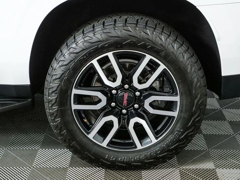 Used 2021 GMC Yukon XL AT4 w/ Technology Package AWD/4WD image 41