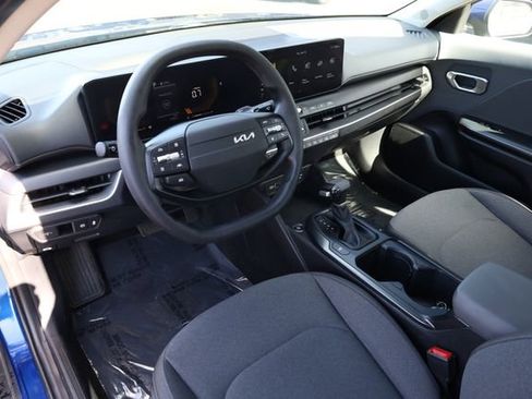 Used 2025 Kia K4 LXS image 12